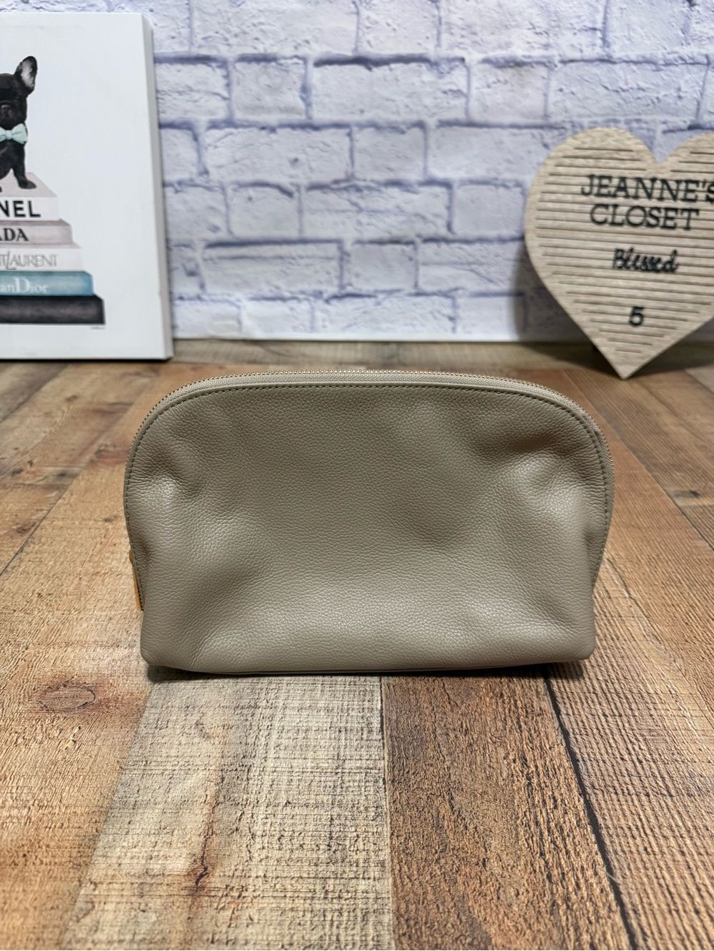 Quince Italian Leather Travel Pouch